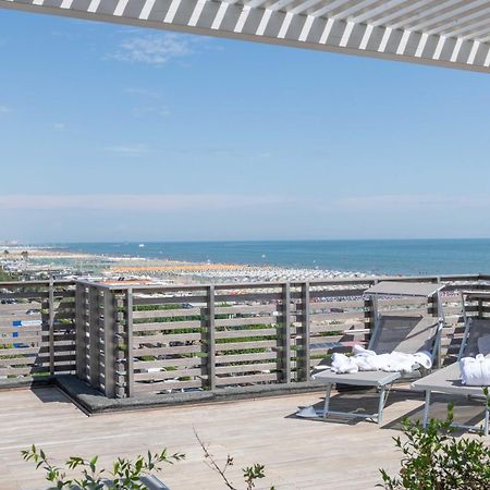 Kiss Beachfront Hotel & Restaurant Cervia Exterior photo